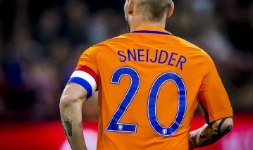 Wesley Sneijder w drodze do Kataru
